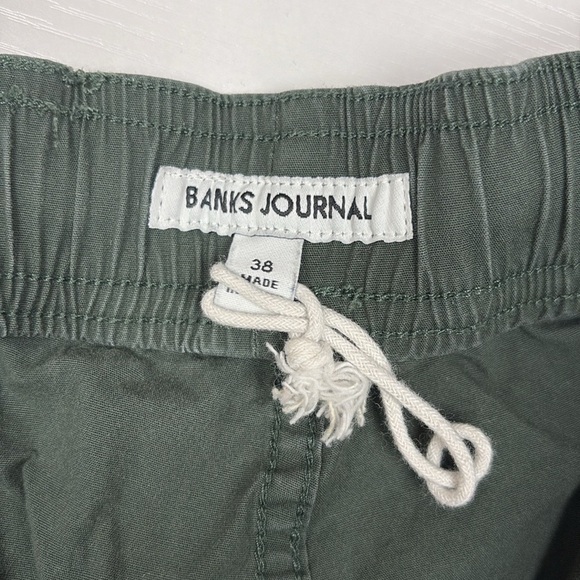 NWOT Men's Banks Journal Twill Elastic Waist Shorts Olive Green 38"x6" - Picture 6 of 7